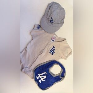 LA Dodgers Logo Onesie, Cap, and Bib Set - 12M